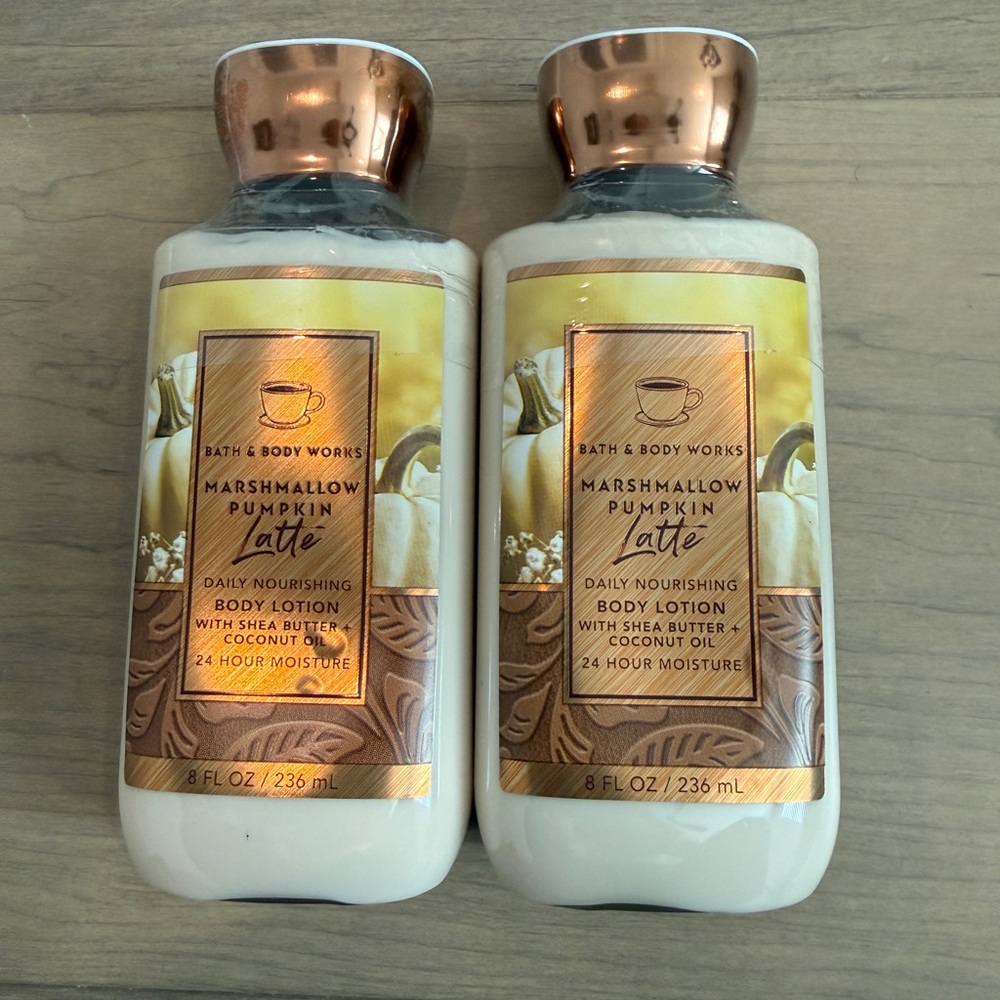 Bath & Body Works Pumpkin Latte Body Lotion - Cream & Gold